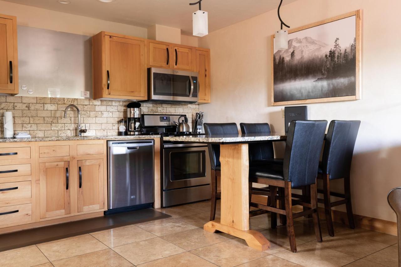 Wall Street Suites Bend Esterno foto