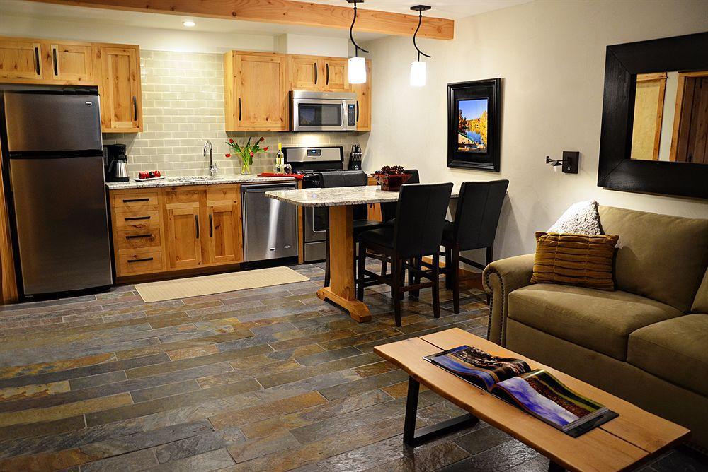 Wall Street Suites Bend Esterno foto
