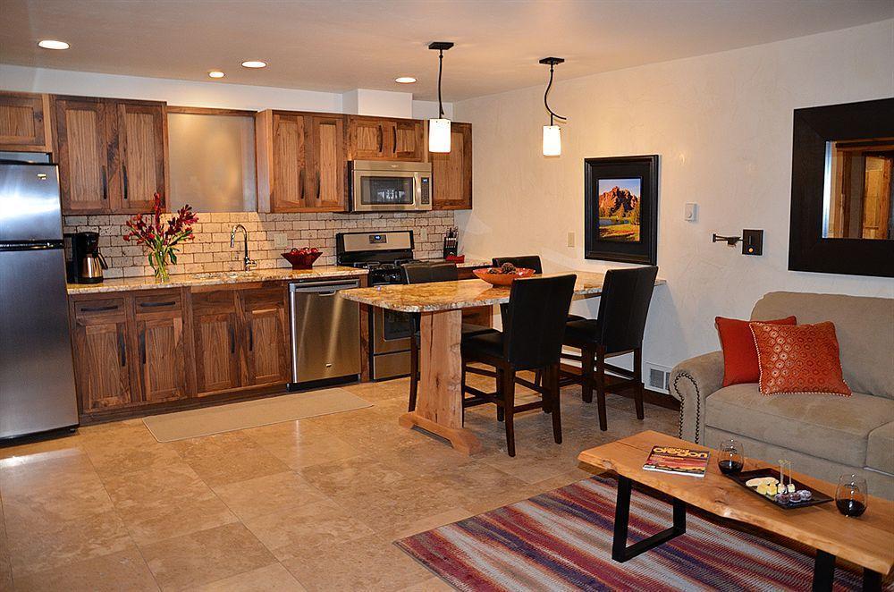 Wall Street Suites Bend Esterno foto