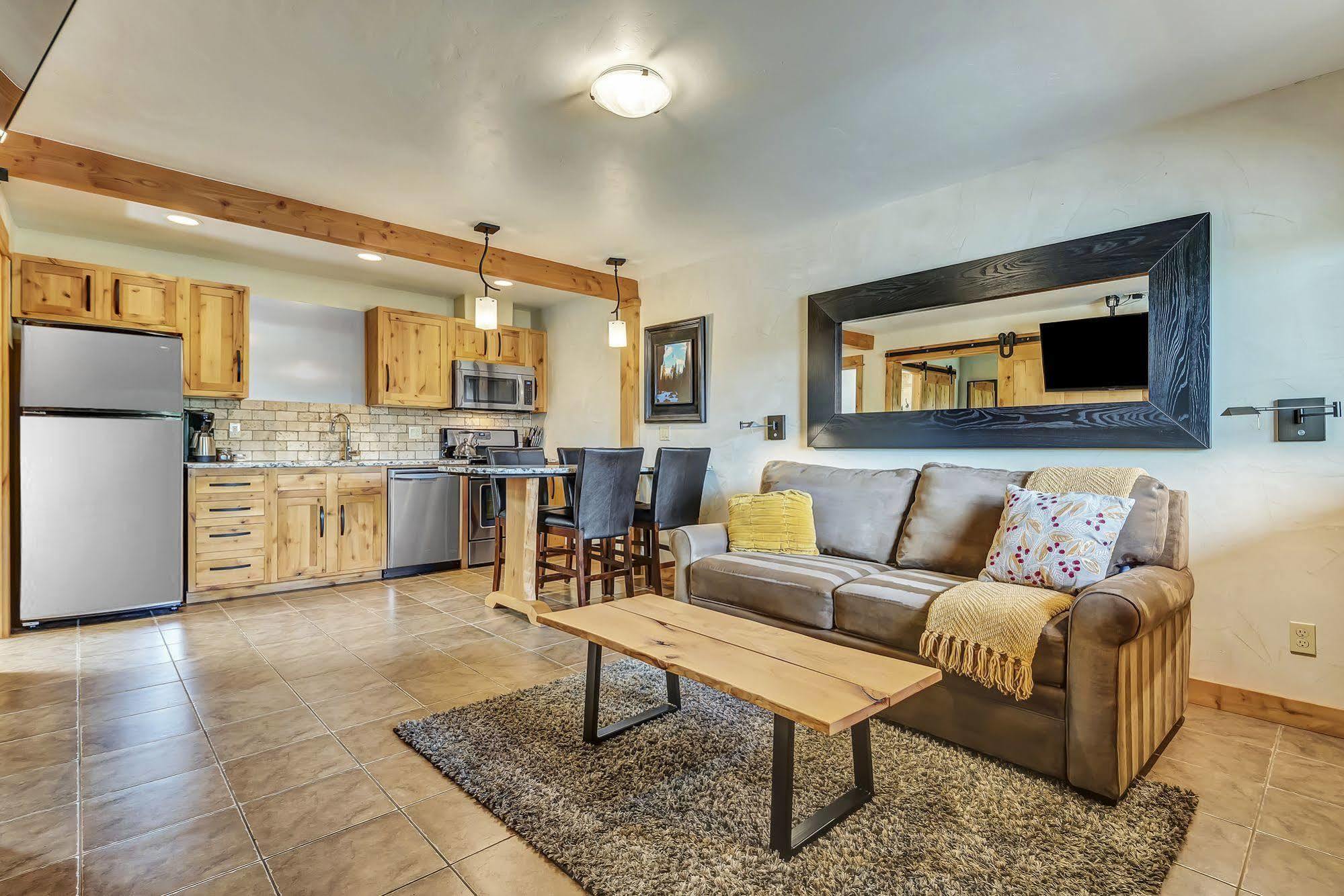 Wall Street Suites Bend Esterno foto