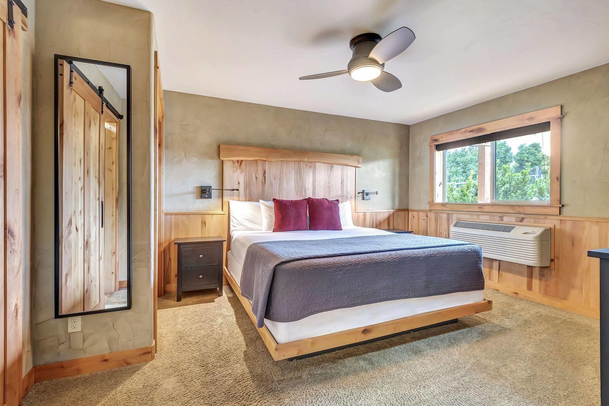 Wall Street Suites Bend Esterno foto