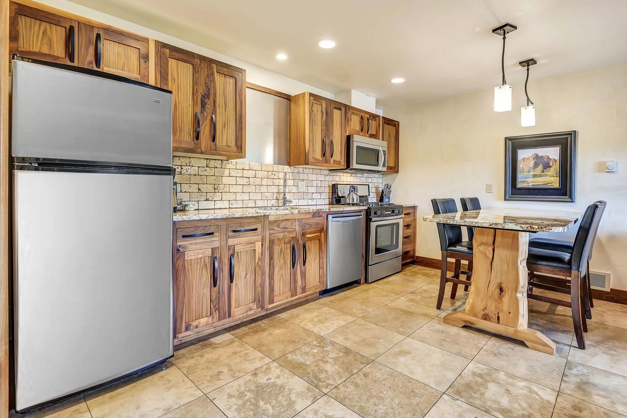 Wall Street Suites Bend Esterno foto