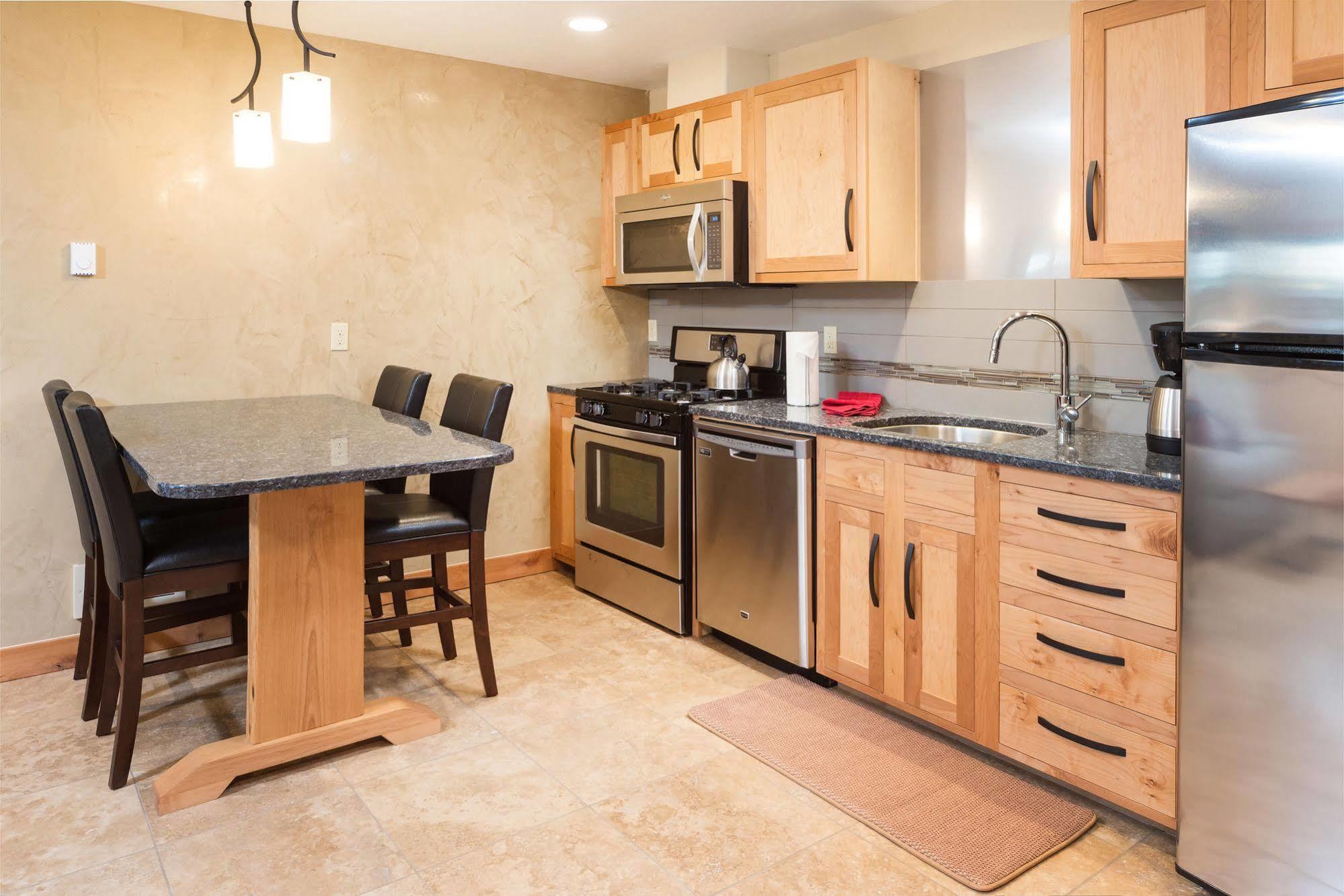 Wall Street Suites Bend Esterno foto